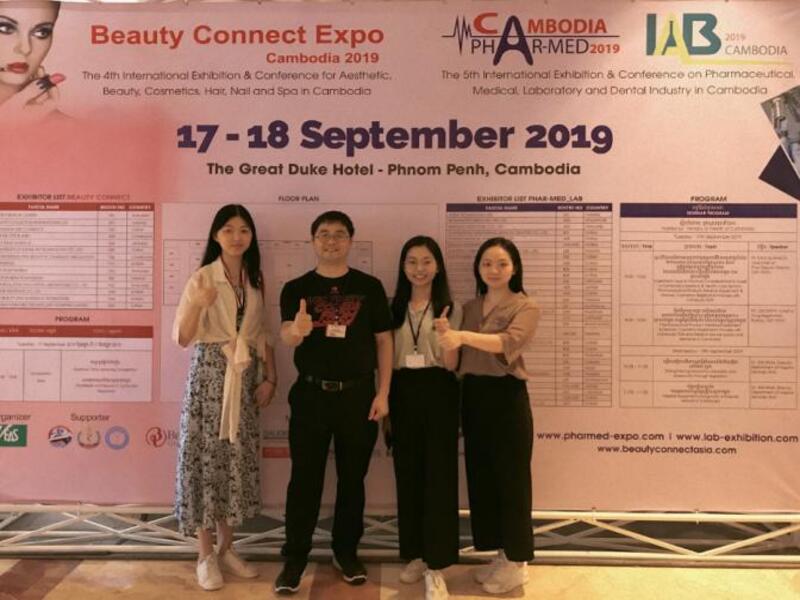 MeCanMed team at the 2019 Cambodia medical equipment exhibition.